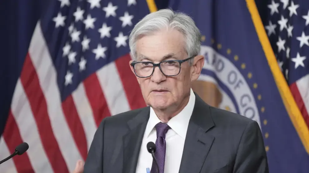 La Fed mantiene los tipos por cuarta reunión consecutiva por el temor al impacto de los aranceles de Trump