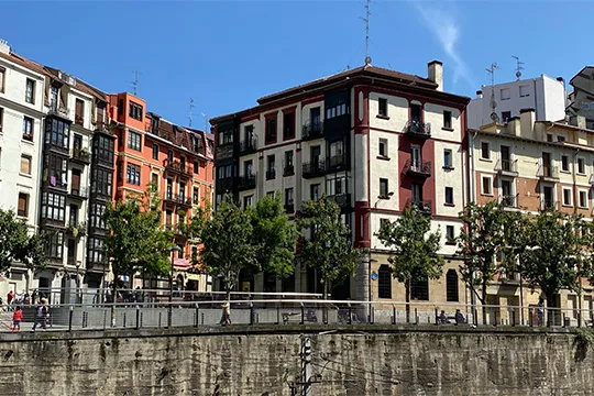 Programas de visitas guiadas del proyecto ?Bilbao Izan?: barrio  Zabala