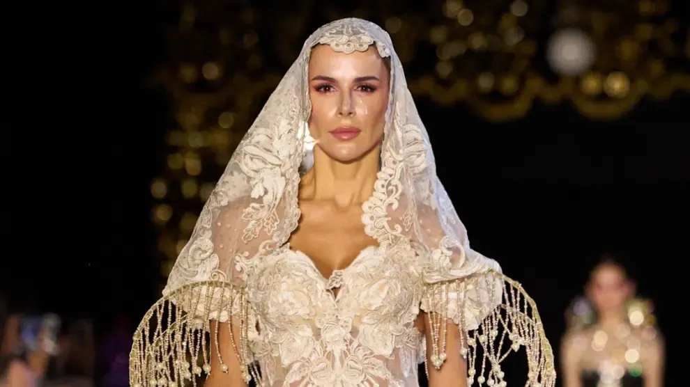 Juana Martín lleva el fervor religioso a la Alta Costura de París