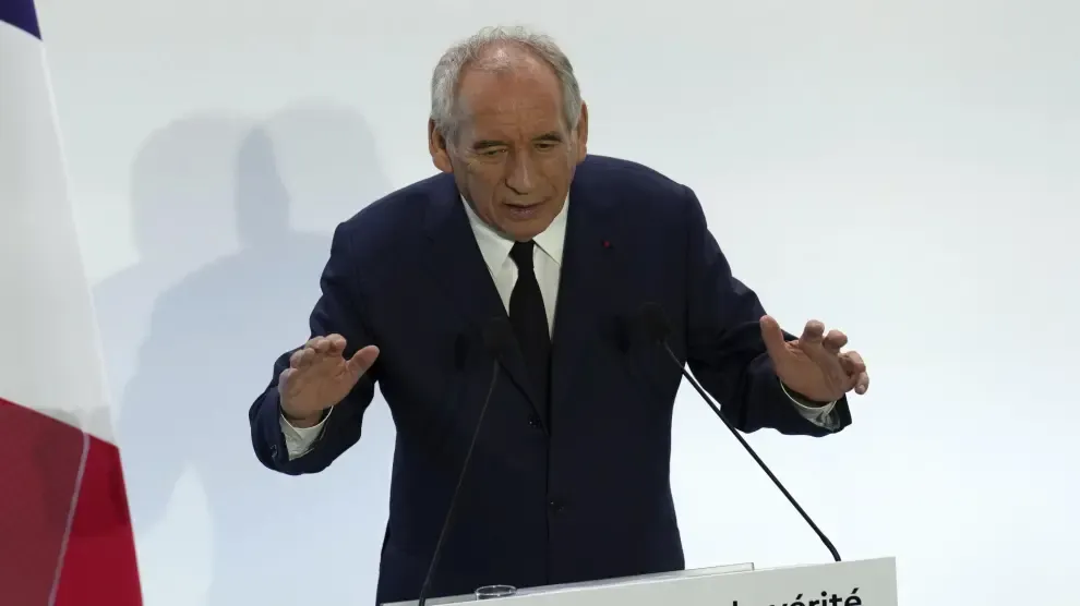 Pensiones congeladas, menos gasto en sanidad... Francia anuncia un recorte de más de 43.000 millones