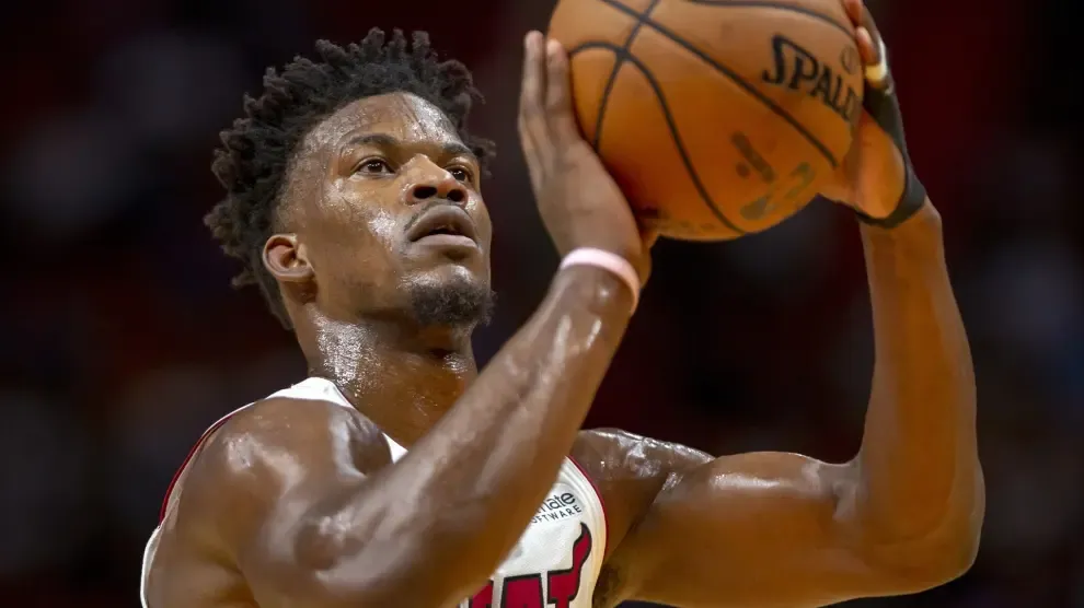 
         Estalla el drama en los Miami Heat con la petición de traspaso de Jimmy Butler: "Quiero volver a ser dominante" 
    