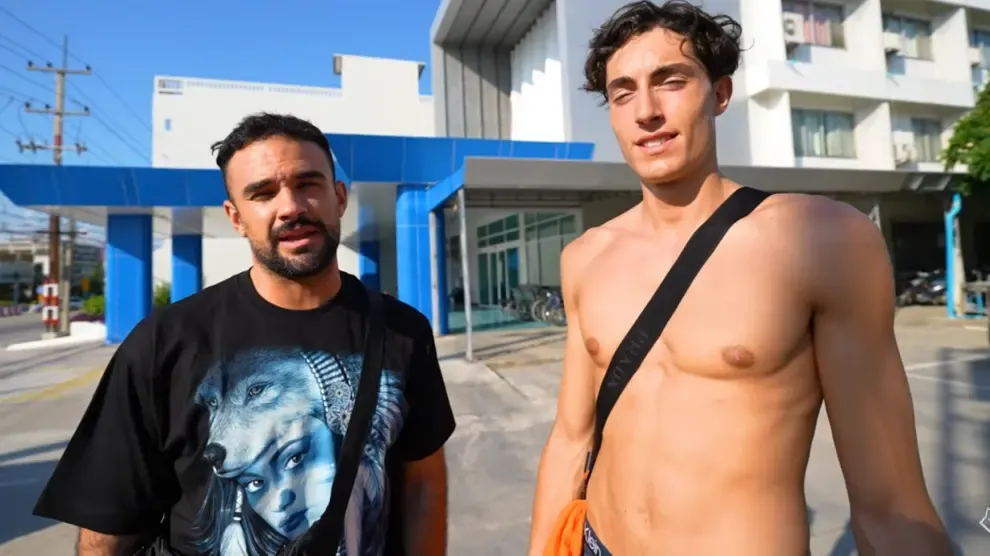 Así fue el ataque a Illojuan y Plex en el santuario de Frank Cuesta por unos suricatos: "¡No os mováis!"