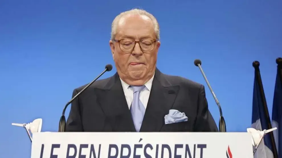 
         Jean Marie Le Pen, el 'padre' de la ultraderecha francesa que acabó desbancado por sus 'hijos políticos' 
    