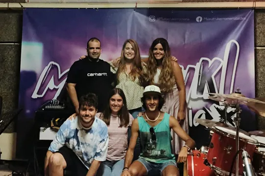 BIZKARDUNAK, MUXUTRUK ERROMERIA Y DJ KALIMONSTRUO