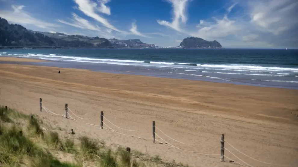 Este es el primer municipio de Euskadi que multará por fumar en la playa: la fecha de entrada en vigor