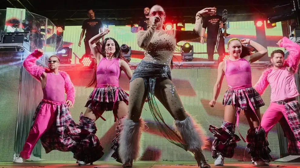 Bildu censura una orquesta en Arrigorriaga por el vestuario "sexualizado" de las artistas