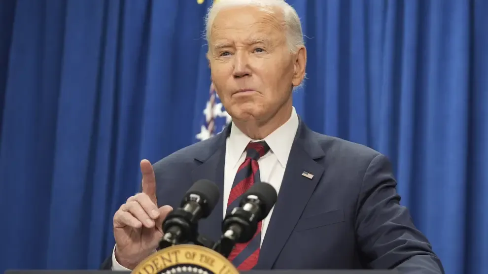 
         Biden firma en sus últimas horas como presidente indultos preventivos para altos cargos amenazados por Trump, como el doctor Fauci 
    