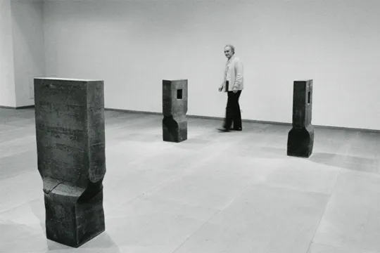 Exposición "100 años de Eduardo Chillida con la Colección Telefónica"