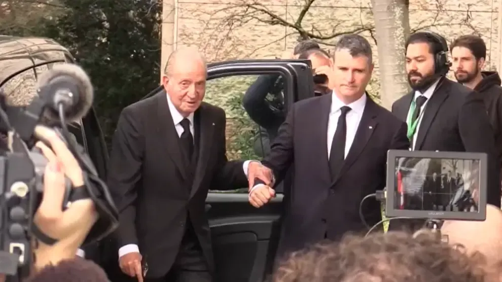 El rey Juan Carlos I viaja a Lisboa para despedir a su amigo Aga Khan IV