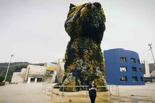 #GuggenheimBilbaoLive: Jeff Koons, Puppy Lucía Agirrerekin