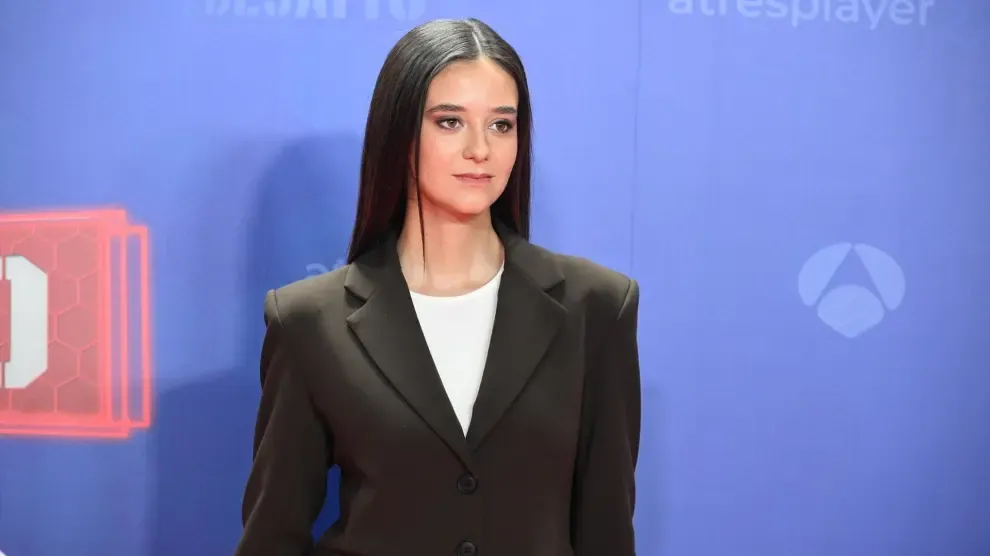 
         Victoria Federica sorprende con el 'look' que sí aprobaría la reina Letizia en la presentación de 'El Desafío' 
    