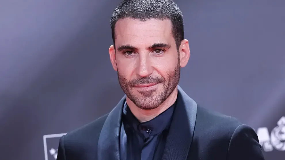 Miguel Ángel Silvestre, pillado besando a otra chica entre rumores de crisis con Rebeca Toribio: "Hay dos vídeos"