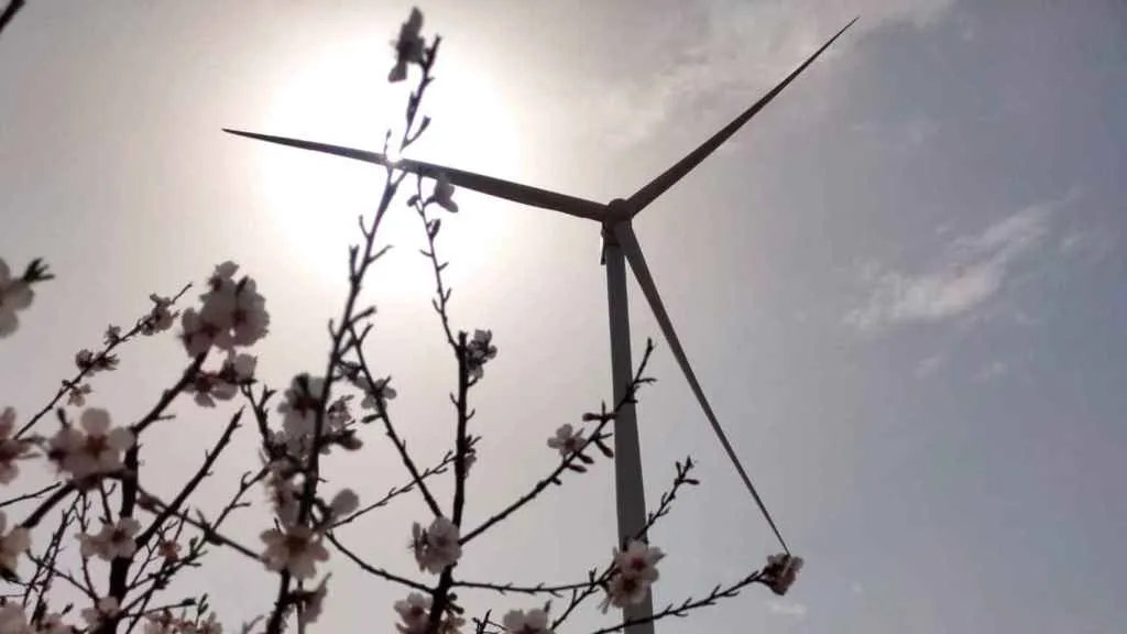 El aerogenerador de 100 metros de altura de Granada: energía barata y limpia para 1.200 hogares