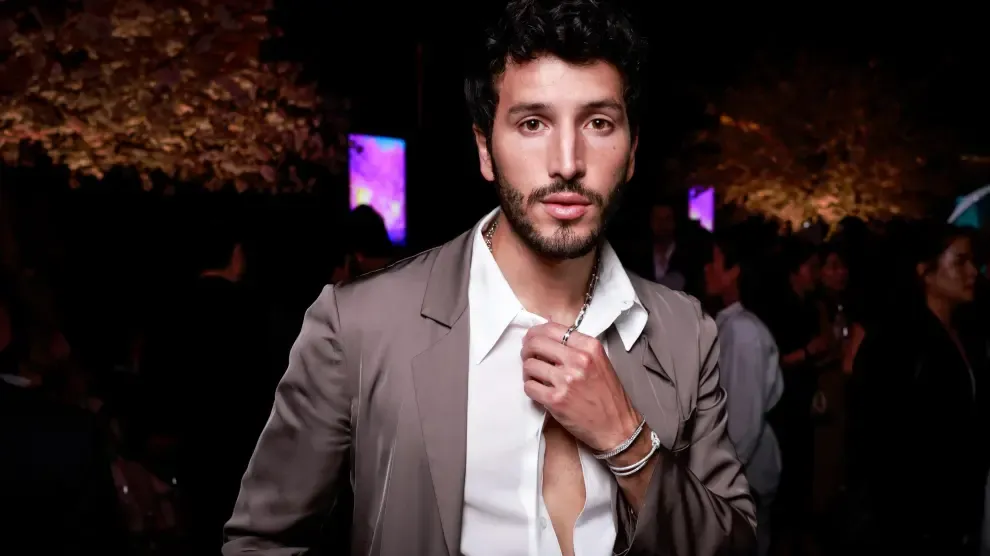 Así suena 'Óleo de mujer con sombrero', la nueva colaboración de Sebastián Yatra con su padre