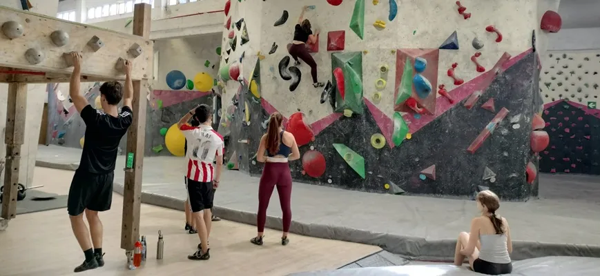 La semana pasada finalizó el primer curso de escalada en Bilbao
