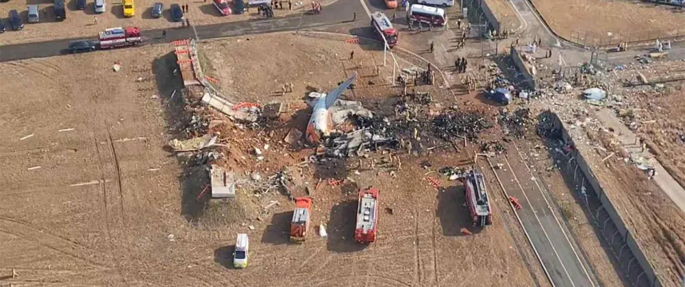 Las autoridades surcoreanas dicen ahora que la tripulación apagó el motor que funcionaba en el accidente del vuelo 2216 de Jeju Air que terminó con 179 muertes