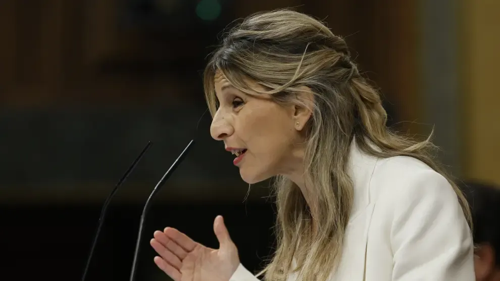 Yolanda Díaz congela la reducción de jornada en el Congreso ante la amenaza de Junts de tumbarla