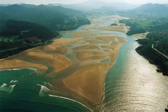 "Guggenheim Urdaibai Stop" hitzaldia