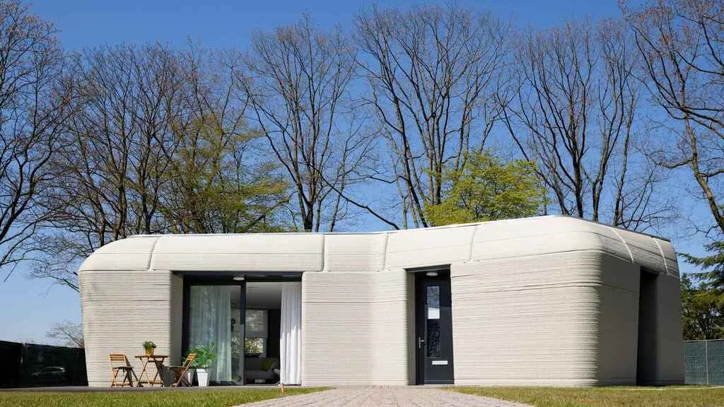 Así es la primera casa impresa en 3D habitada de Europa: dos habitaciones, cocina abierta y jardín