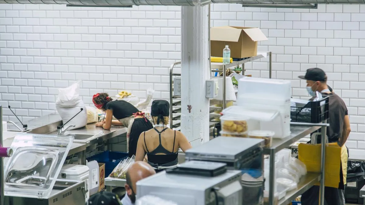 Los vecinos impiden que avancen las obras de cocinas fantasma