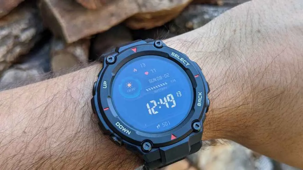 Probamos el Amazfit T-Rex: el reloj inteligente que lo aguanta todo