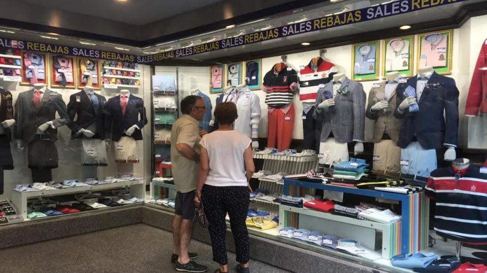 Tres de cada cuatro españoles gastará lo mismo o más en las rebajas que el año pasado pese al alza de los precios