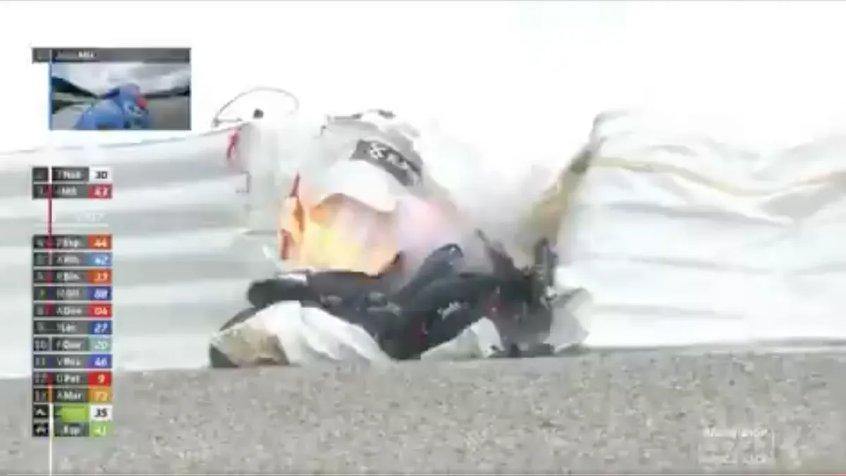 Espeluznante accidente de Maverick Viñales que termina con su moto ardiendo