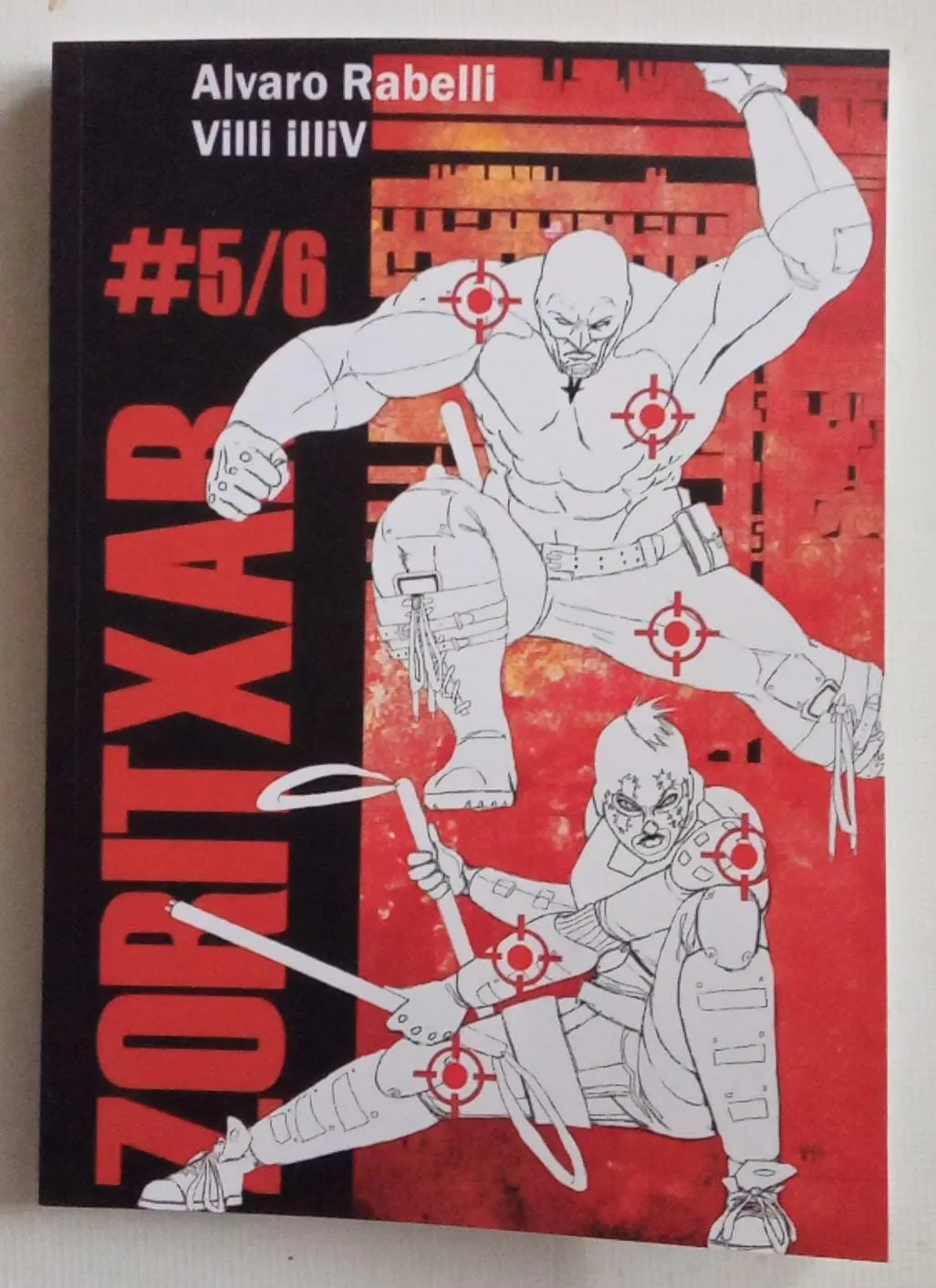 Presentación de un nuevo numero del  cómic del superheroe bilbaino Zoritxar en el centro Argi Arte