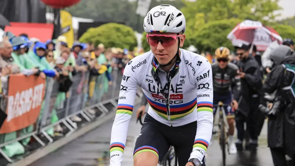 Pogacar pregunta por su novia en mitad del Tour de Francia: "Cuando corremos a la vez, me pongo nervioso"