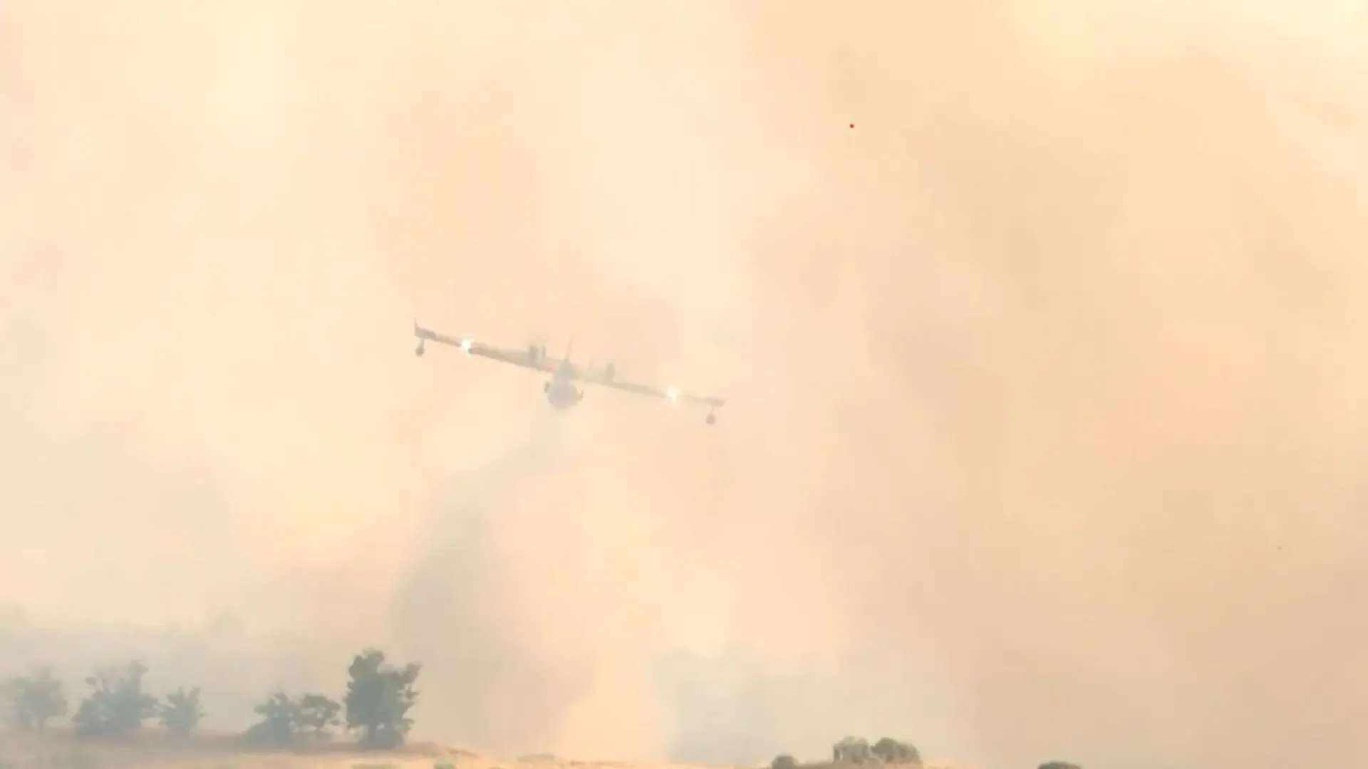 Tres nuevos fuegos en Ibi, Badajoz y Navaluenga se suman al de Méntrida