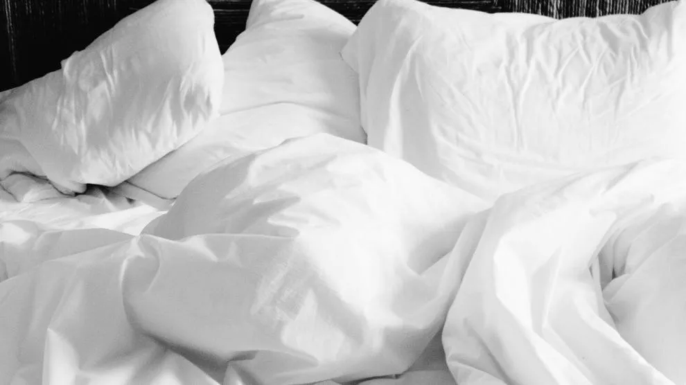 Cuatro enfermedades que puede provocar no lavar las sábanas lo suficiente