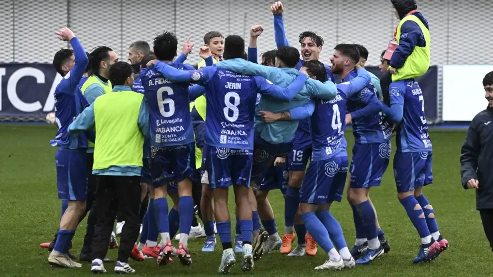 
         Dos grandes sorpresas en la Copa del Rey: Las Palmas es goleada por un Segunda y el Valladolid cae ante un Primera RFEF 
    