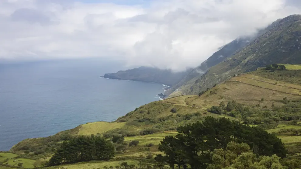 La ruta hacia una de las cascadas más increíbles de Galicia: 72 metros que desembocan en el mar