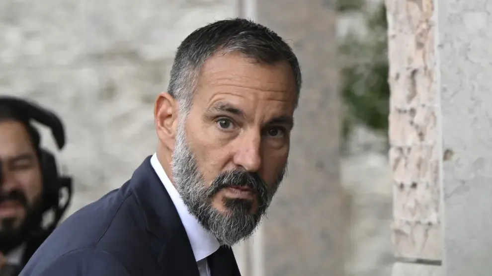 Divorciado de una supermodelo, multimillonario y líder espiritual: así es el nuevo Aga Khan