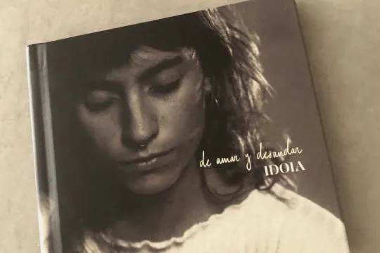 IDOIA ASURMENDI: "De amar y desandar"