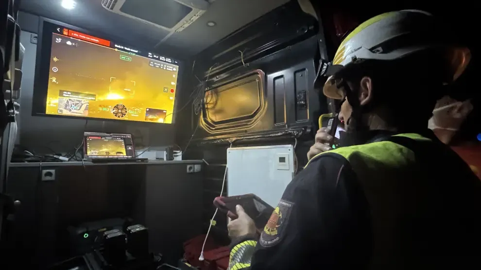 Un incendio forestal en Villa del Prado obliga a evacuar y confinar varias urbanizaciones y afecta a la carretera M-540 de Madrid