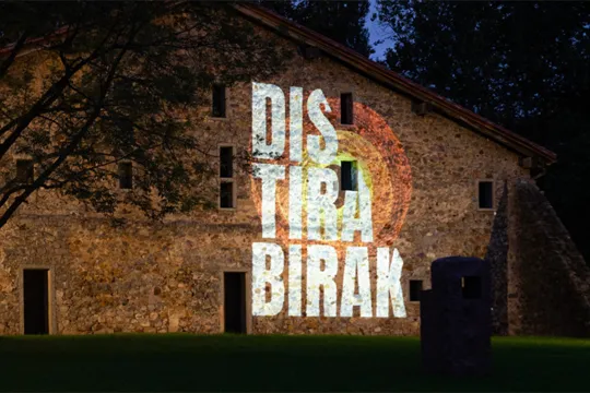 DISTIRABIRAK 2024 - Festival de arte, luz y música (Chillida Leku)