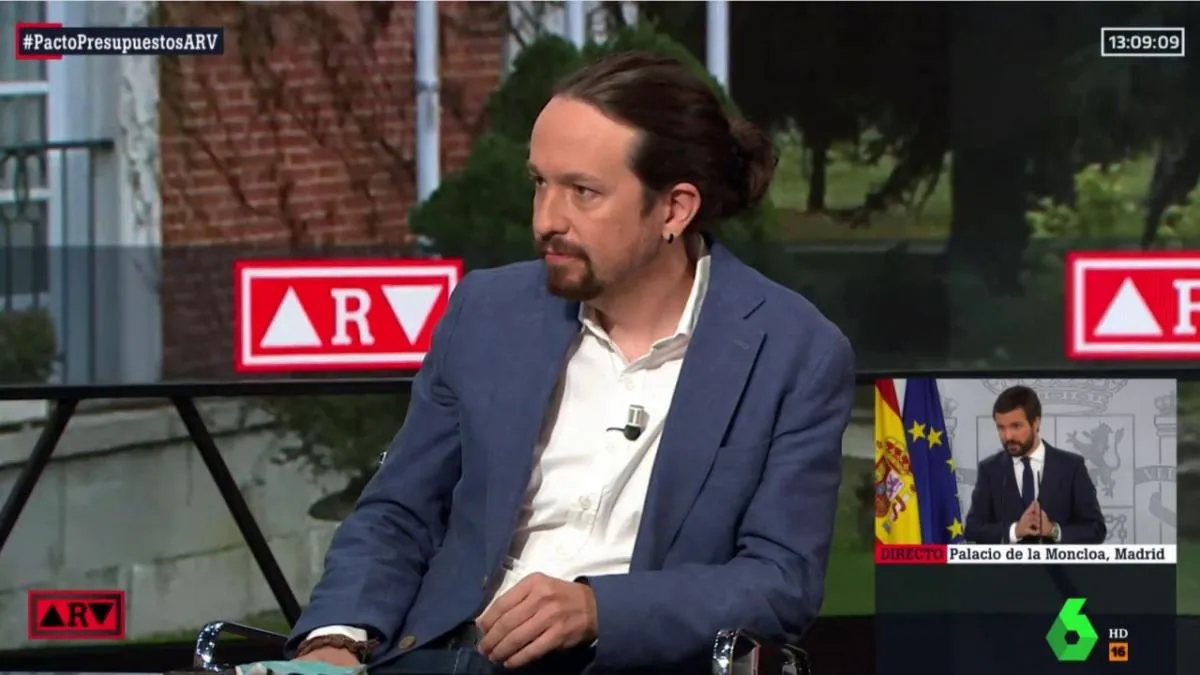 El comentado cambio de 'look' de Pablo Iglesias en 'Al rojo vivo': con moño y pendientes