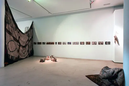"Invocar lo cursi", exposición de Edu Hurtado
