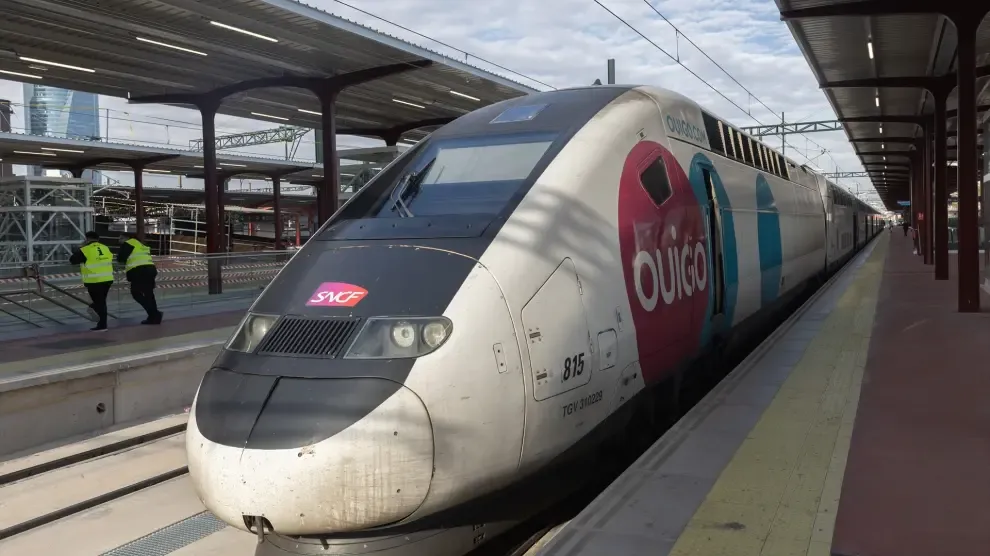 Nueva jornada de retrasos en los AVE tras la avería de tres trenes Ouigo en la ruta Madrid-Barcelona: hay miles de afectados