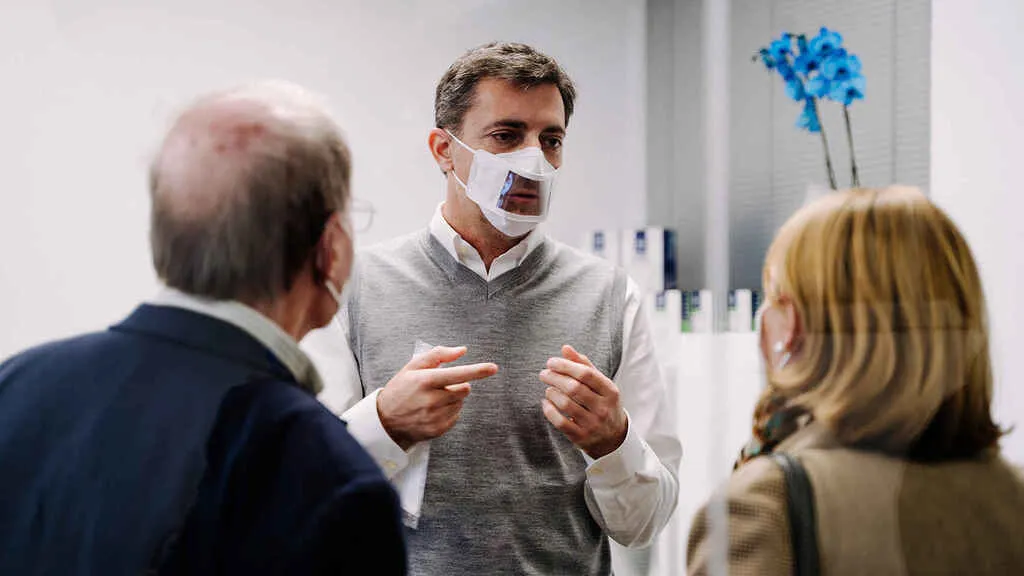 La mascarilla transparente del CSIC: se ve la boca y filtra el 90% de los aerosoles