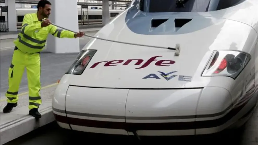 EL AVE Madrid-Valencia reabre este jueves y Renfe y Ouigo ya venden billetes