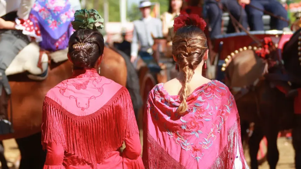 De llevar faja a un soporte del lóbulo: estos son los secretos para lucir perfecta en la Feria de Abril