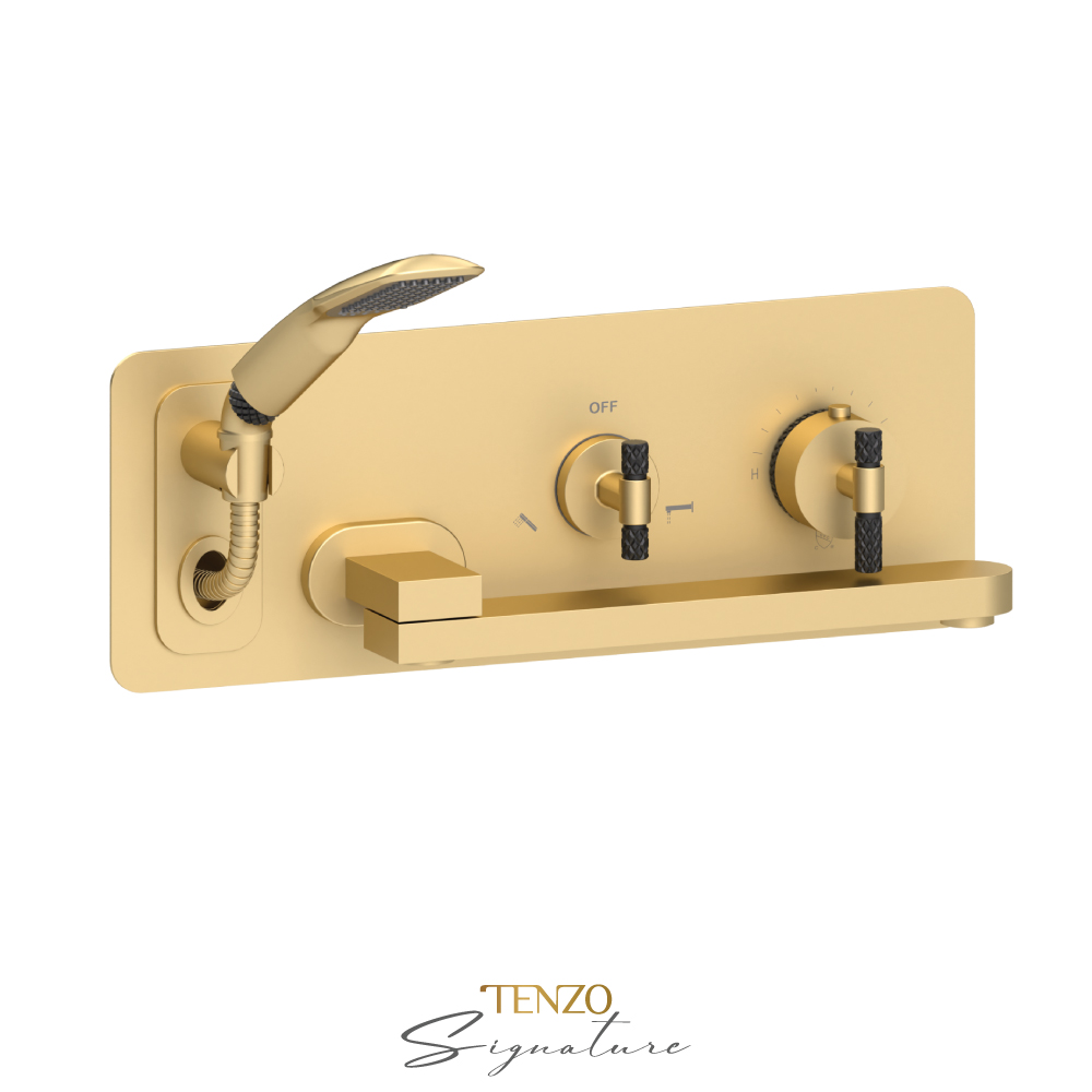 Wall mount tub ﬁller with retractable hose and swivel spout