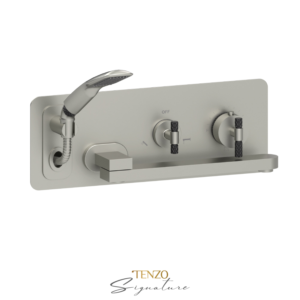 Wall mount tub ﬁller with retractable hose and swivel spout