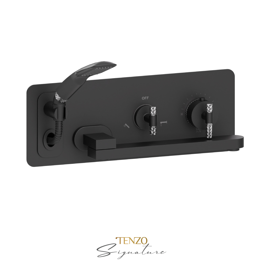 Wall mount tub ﬁller with retractable hose and swivel spout