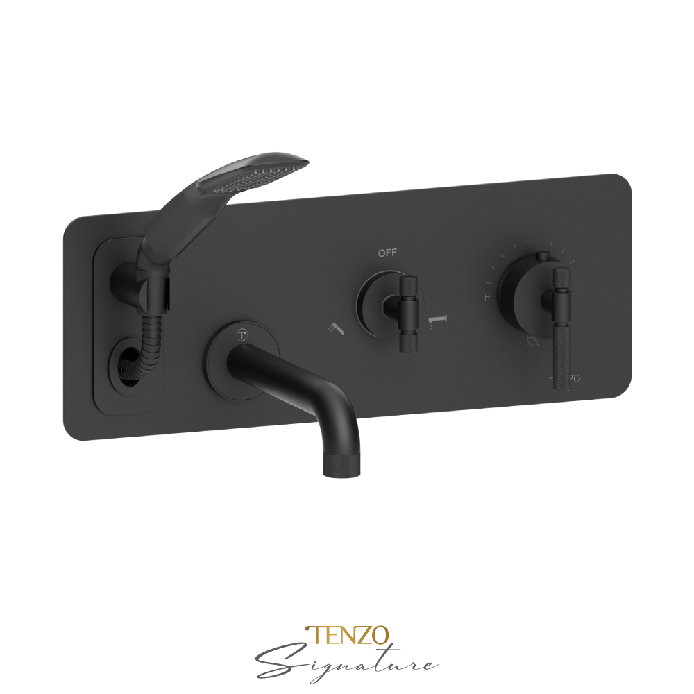 Wall mount tub ﬁller with retractable hose