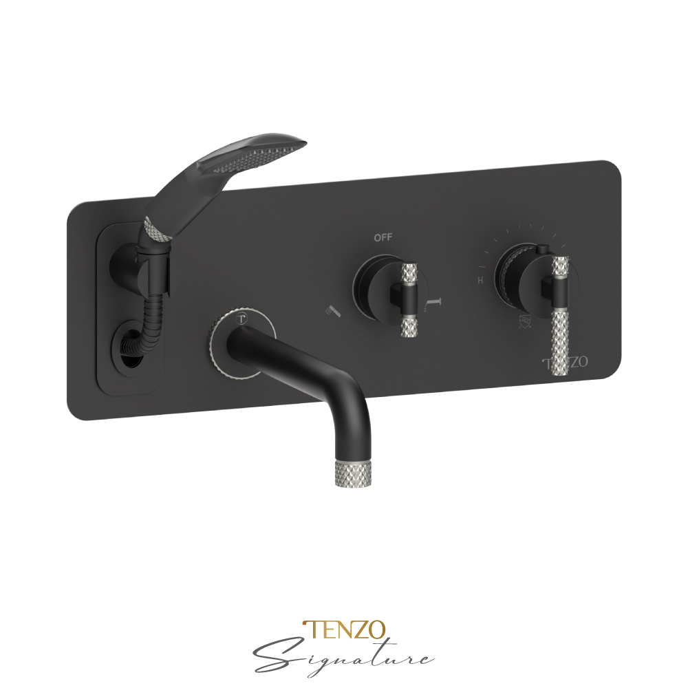 Wall mount tub ﬁller with retractable hose