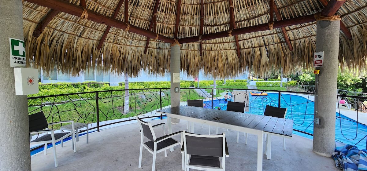 DptoTeques Acceso al lago, alberca y jacuzzi