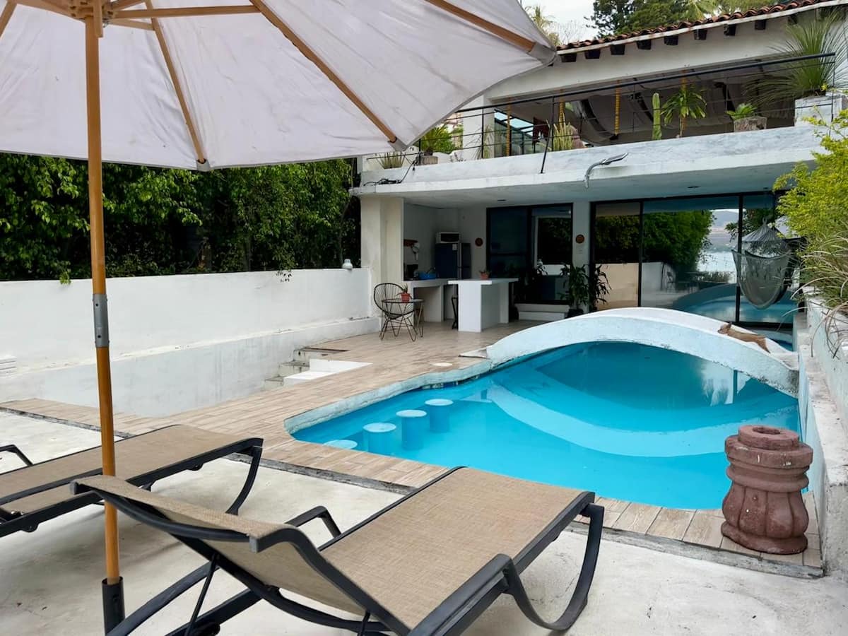 Bungal&oacute;: 1 Fluye y 2 Vive